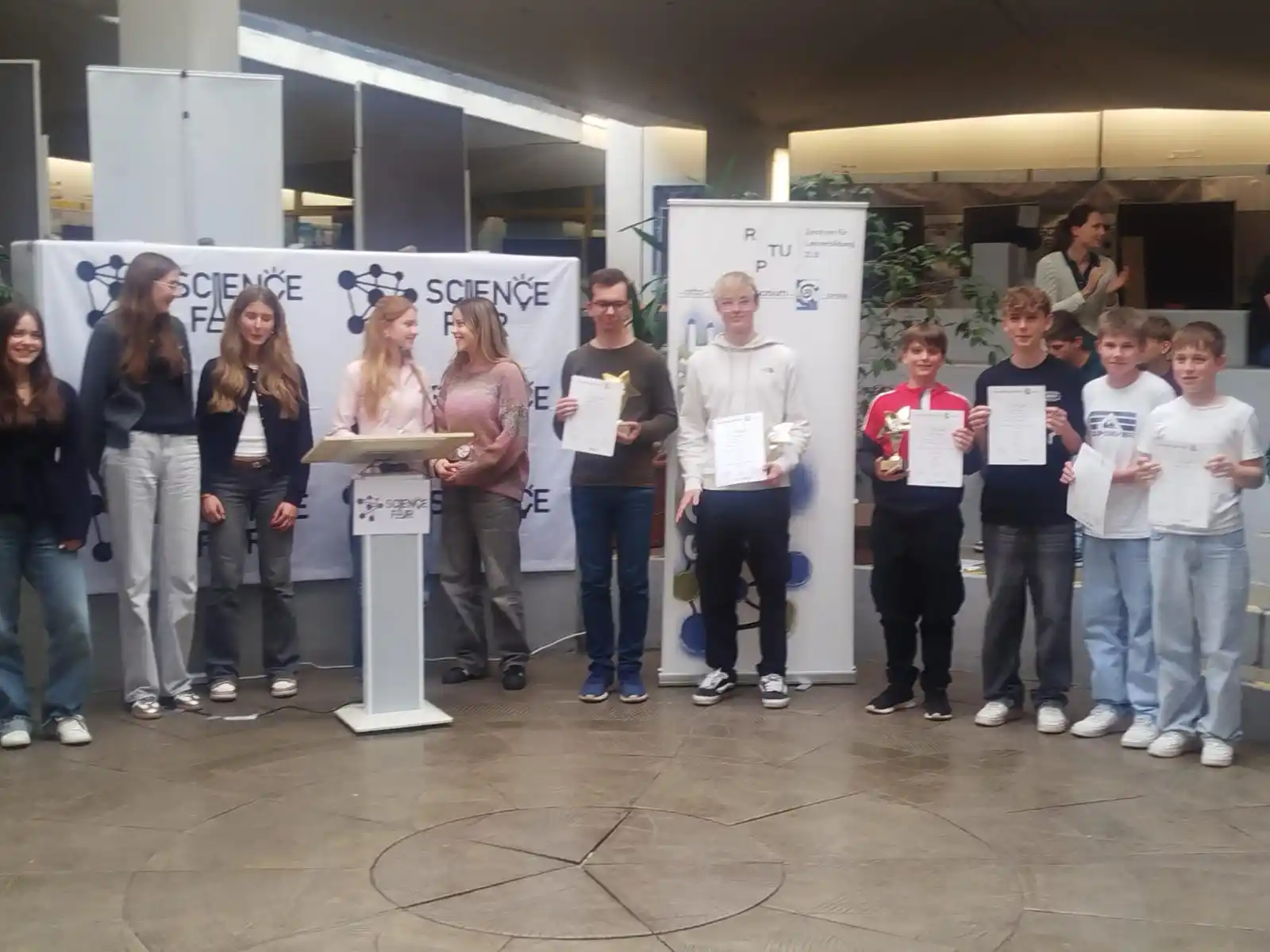SCIENCE-FAIR | Landau post