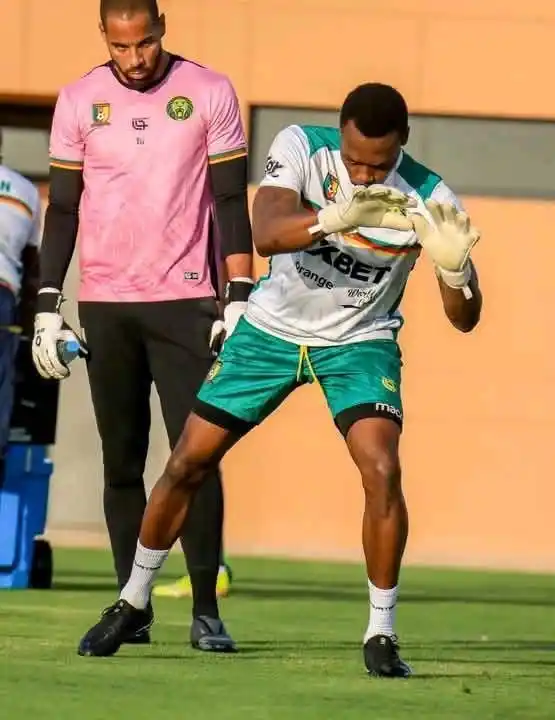 Image from Camerfoot-infos: *Deux bourreaux de la Séléçao Canarinho Do Brazil* *Idriss Carlos Kam...