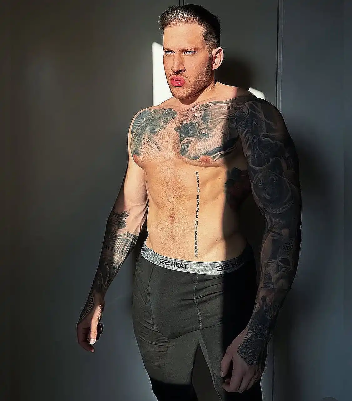 Mike Rodríguez  post