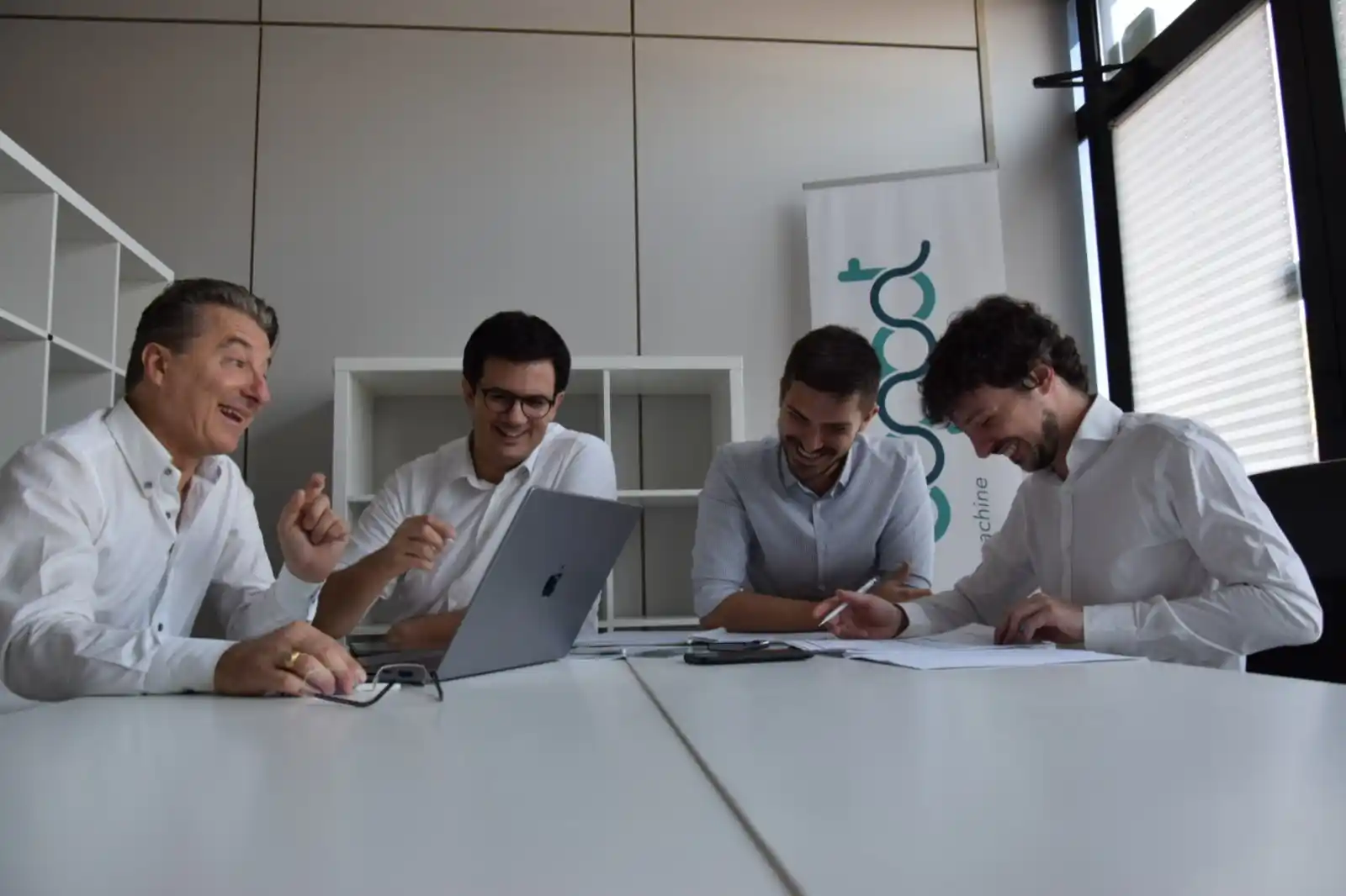 Image from StartupItalia: *Logbot chiude un round di investimento da più di un milione di euro. ...