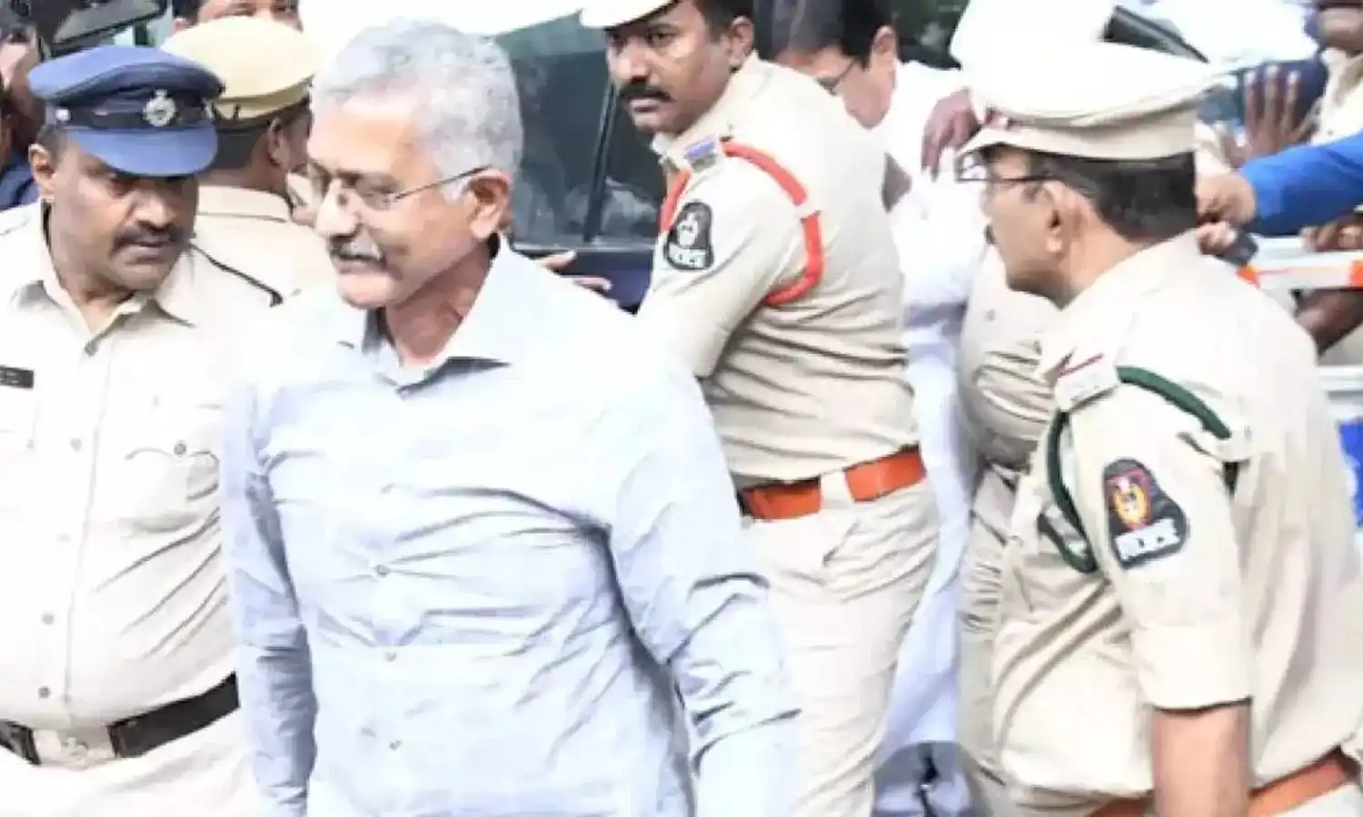 Image from Q News: ఫోన్ ట్యాపింగ్ కేసులో SIB మాజీ చీఫ్ ప్రభాకర్ రావు విచారణ ప్రారంభం ప్...