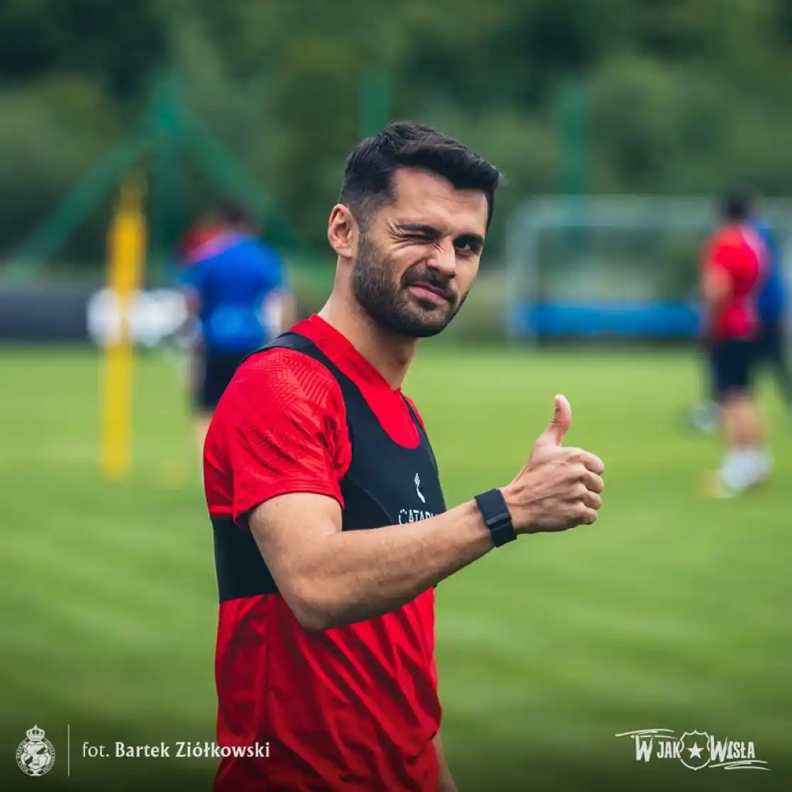 Image from Wisła Kraków 🔵⚪️🔴: Pozytywnie z samego rana 🤙 ___ Robimy <a class="text-blue-500 hover:...