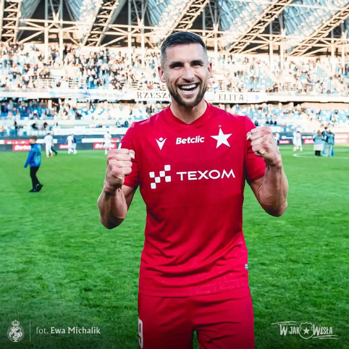 Image from Wisła Kraków 🔵⚪️🔴: Uśmiech i zaczynamy wtorek 😁 ___ Robimy <a class="text-blue-500 hove...