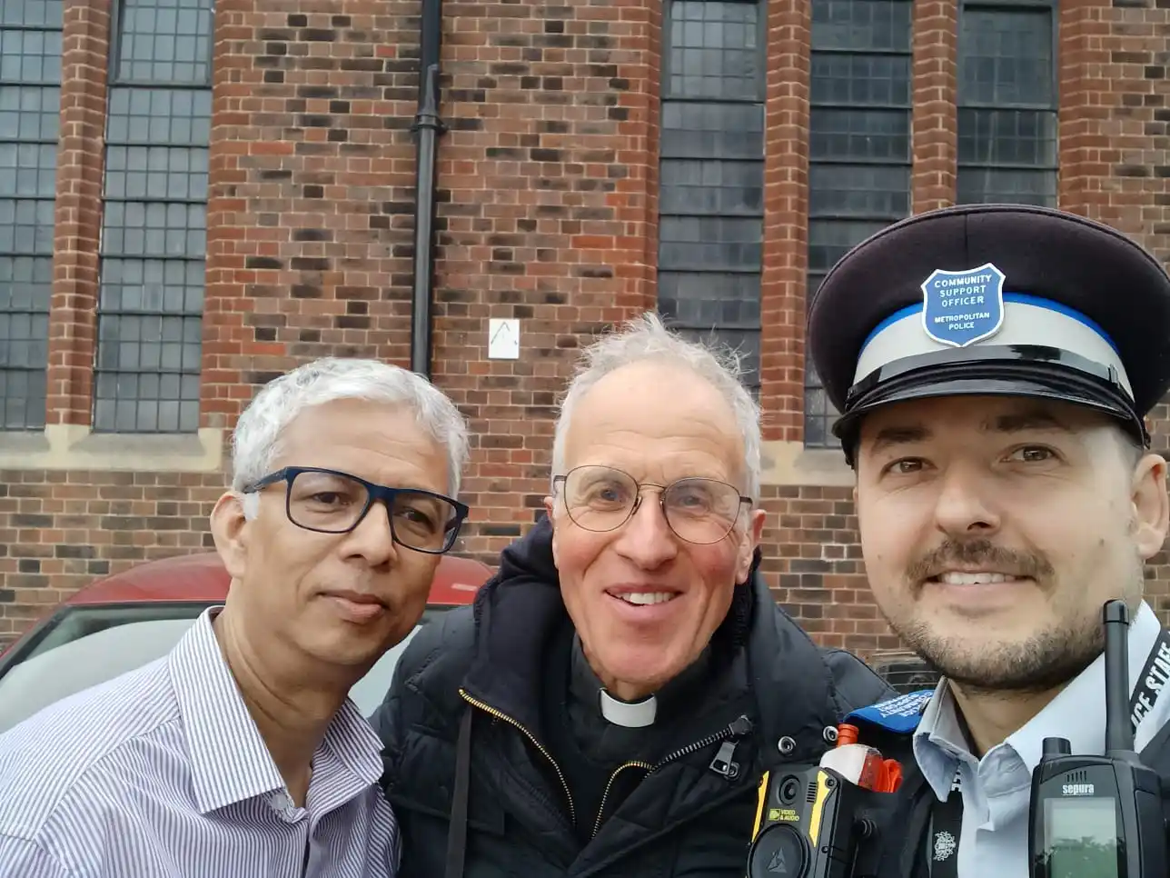 Image from Met Police - Redbridge Borough: *Barkingside SNT* Reassurance visit carried out at St George's Church ...