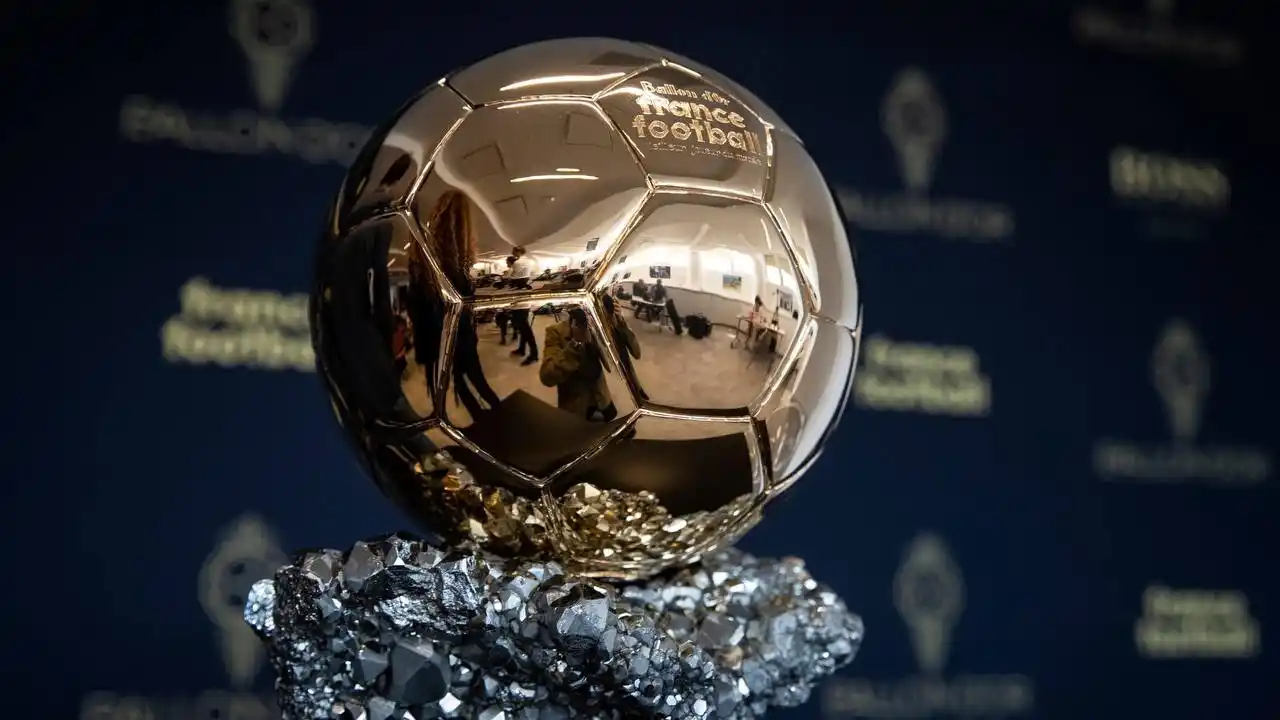 Image from Fubolive.xyz: 🚨 𝗕𝗥𝗘𝗔𝗞𝗜𝗡𝗚: These are the Ballon d'Or favorites now! 1. Dem...