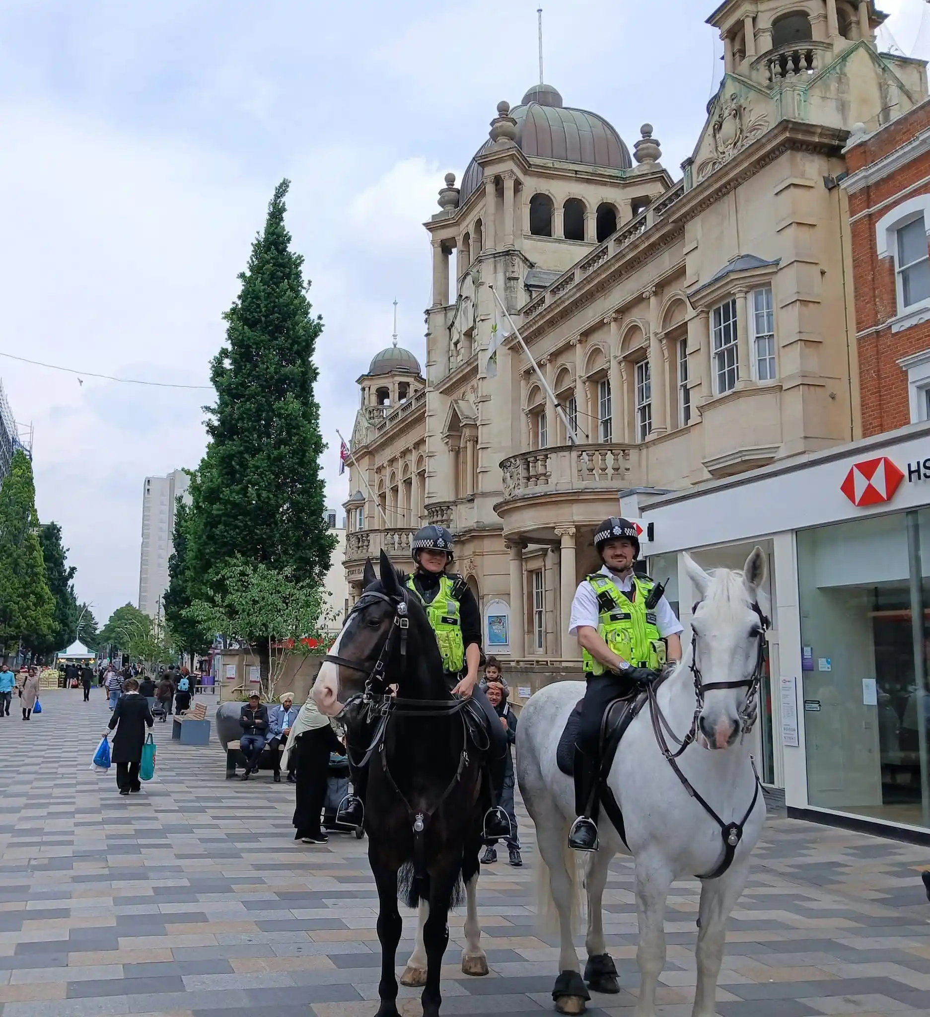 Image from Met Police - Redbridge Borough: *Ilford* Straight from the horses mouth Today we welcomed Mounted Bra...