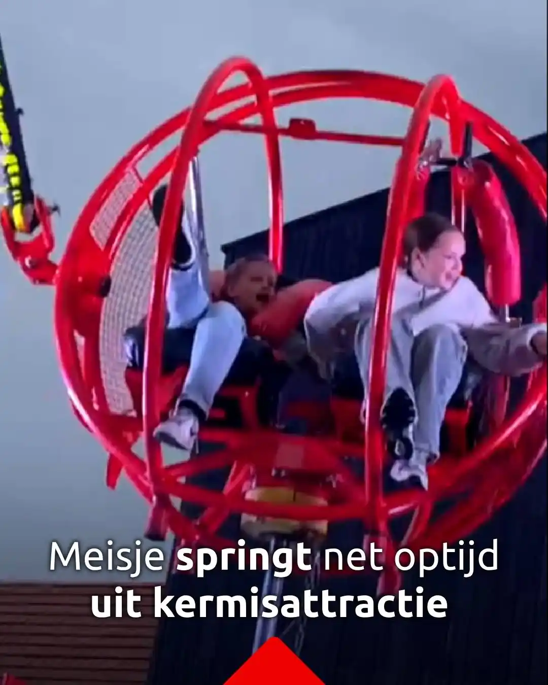 Image from Omroep Brabant: *Meisje springt net op tijd uit kermisattractie en ontsnapt aan ongelu...
