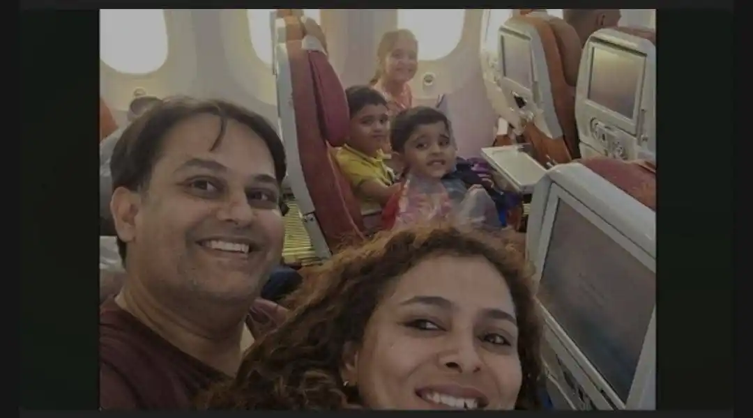 Image from Nationalfm: Rajasthan doctor, husband and children's last family selfie before Air...