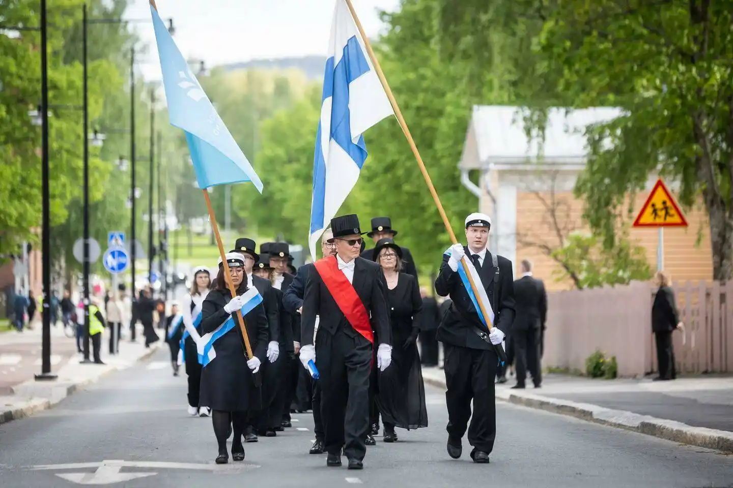 Image from Savon Sanomat: Tohtoripromootion kulkue käänsi katseet Kuopion keskustassa – "Kävin s...