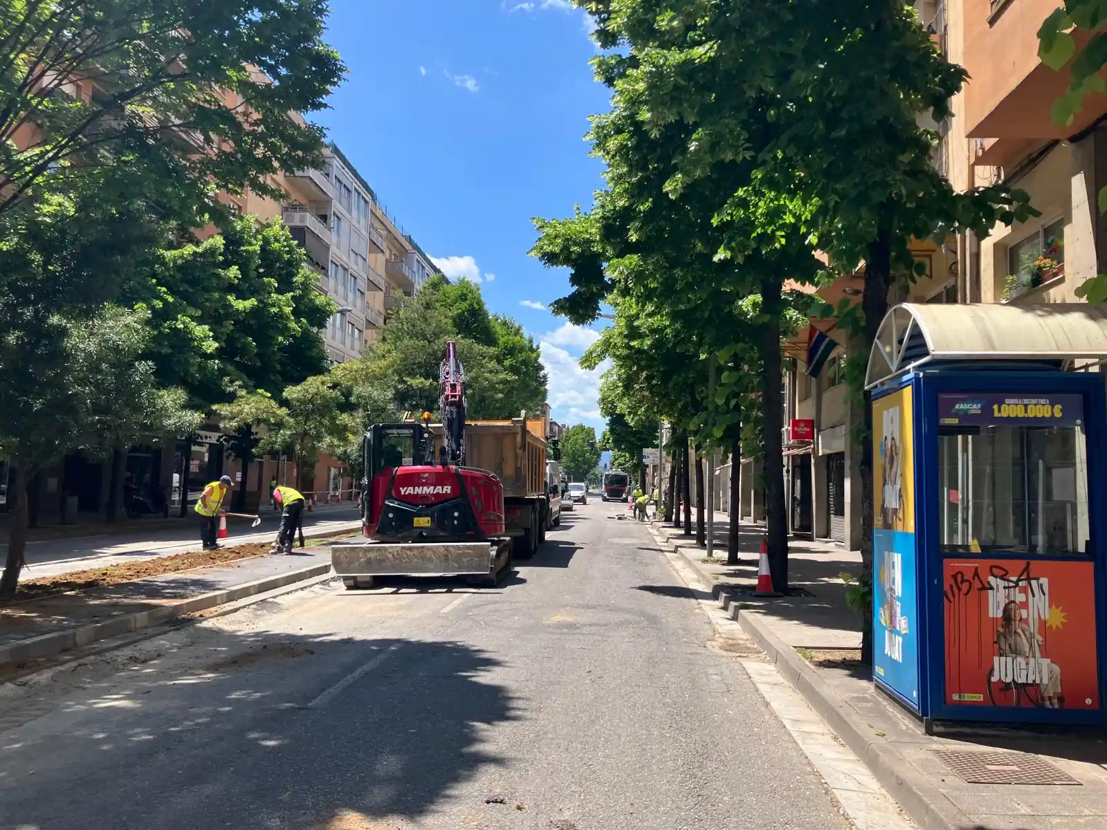 Image from Ajuntament de Salt: 🚧 Aquest dimecres es durà a terme l’asfaltatge final de les obres del...