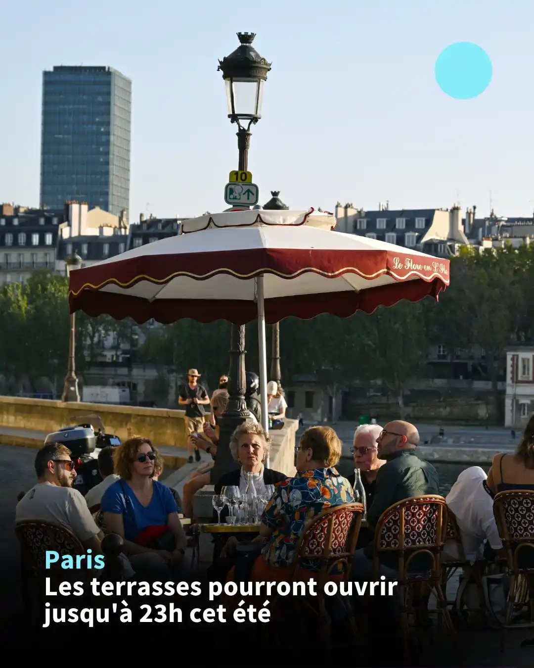 Image from AFP (Agence France-Presse): 🇫🇷 Les quelque 5.000 terrasses estivales parisiennes, mises en place...