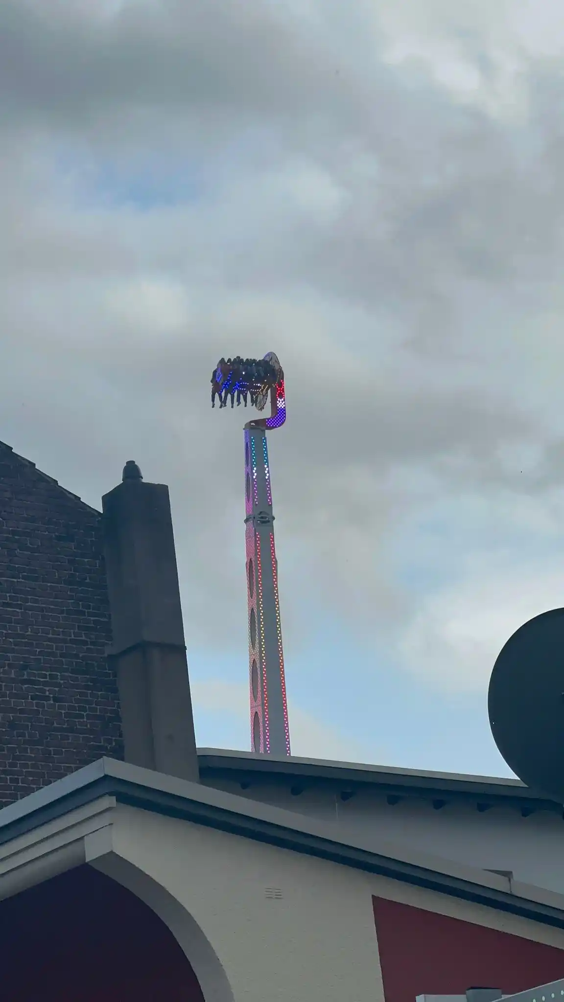Image from 🎡Kirmes🎠: Hier sind ein Paar Bilder von der Pfingstkirmes in Menden 2025...