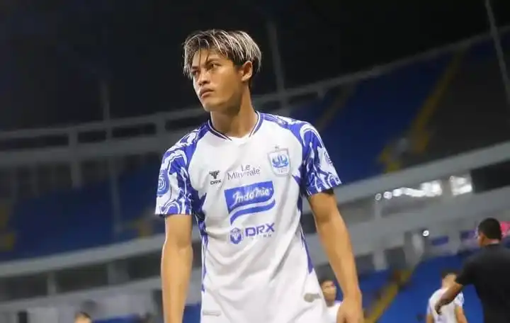 Image from SOCCER WORLD REVIEW: 🚨|🔱 *Mias, 12 Juni 2025 – Alfeandra Dewangga resmi bergabung dengan ...