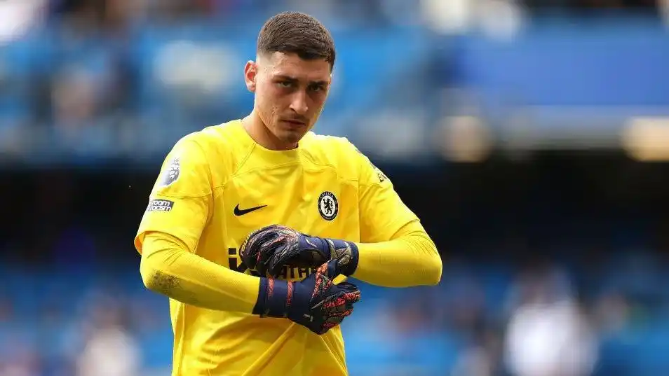Image from SOCCER WORLD REVIEW: 🚨|🔱 *Mias, 13 Juni 2025 – Leeds United dikabarkan serius mengincar D...