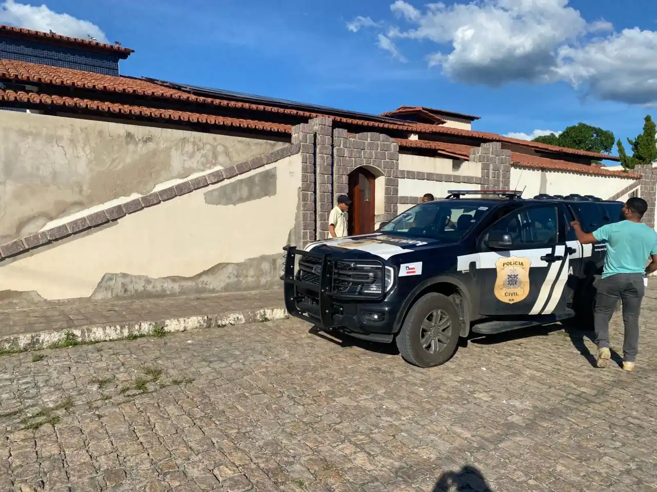 Image from Ruy Barbosa Notícias: Urgente!!! Polícia na casa de Ney Dias, em Ruy Barbosa. Saiba mais no...