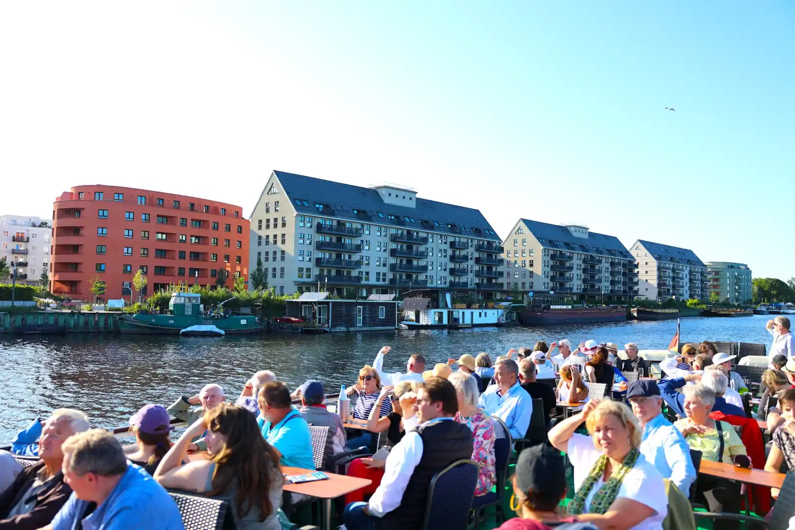 Image from Unser Havelland: *Wohnungsbau Bootstour in Spandau mit Bezirksstadtrat Thorsten Schatz*...