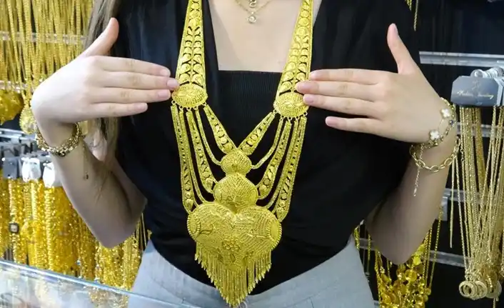 Image from Van Telgraf: Altın fiyatlarının yükselmesiyle Van'da düğünlerde imitasyon takılara ...