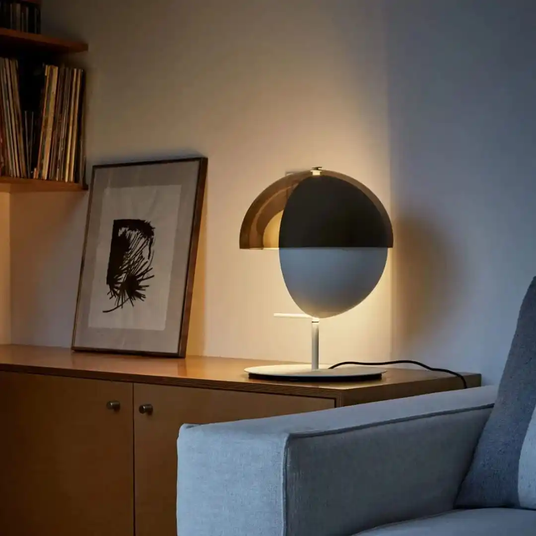 Image from Arquitectura y Diseño: "Encuentro la felicidad cuando llego a casa y enciendo la lámpara que ...