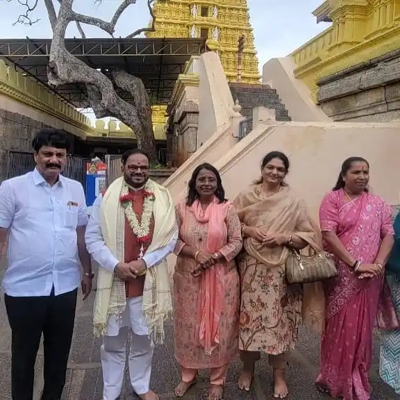 Image from Dr. Anil Bonde: मैसूरच्या चामुंडेश्वरी देवीचं दर्शन घेतलं. यावेळी शक्ती, श्रद्धा आणि न...