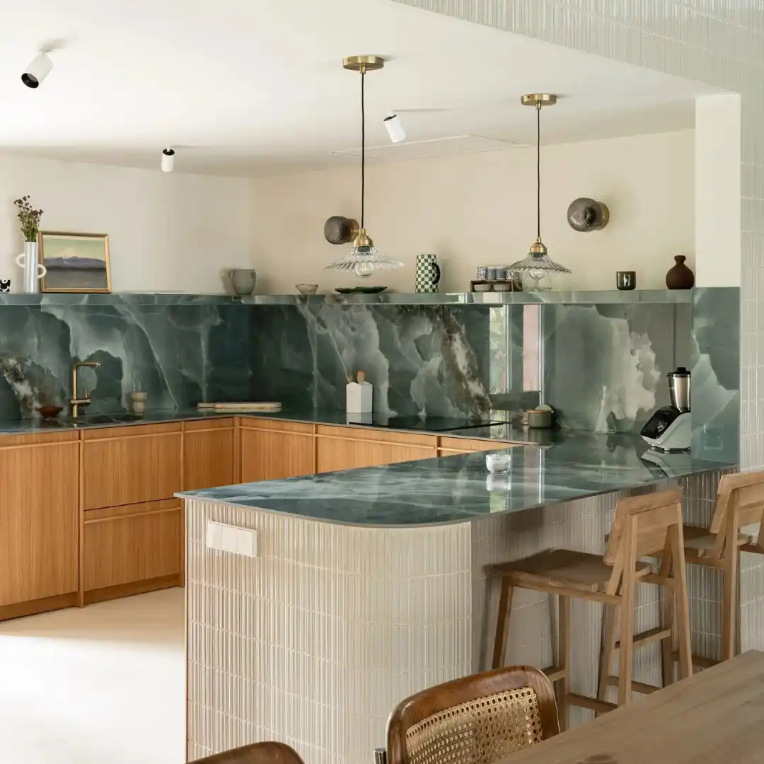 Image from Arquitectura y Diseño: Más allá de las modas o el tamaño del espacio, las *cocinas en forma d...