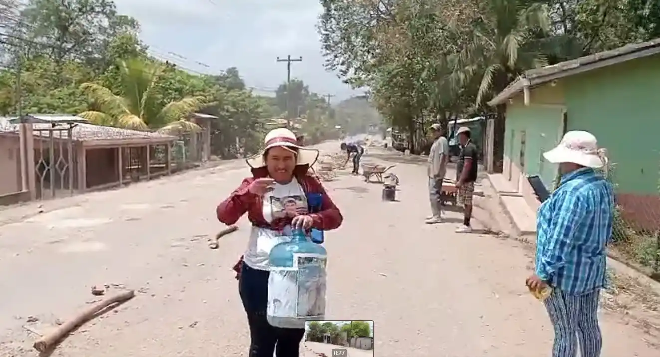 Image from Oriente Televisión Canal 28: PATRONATO DE OBRAJE JAMASTRAN LLEVA A CABO, TRABAJOS DE BACHEO EN LA C...