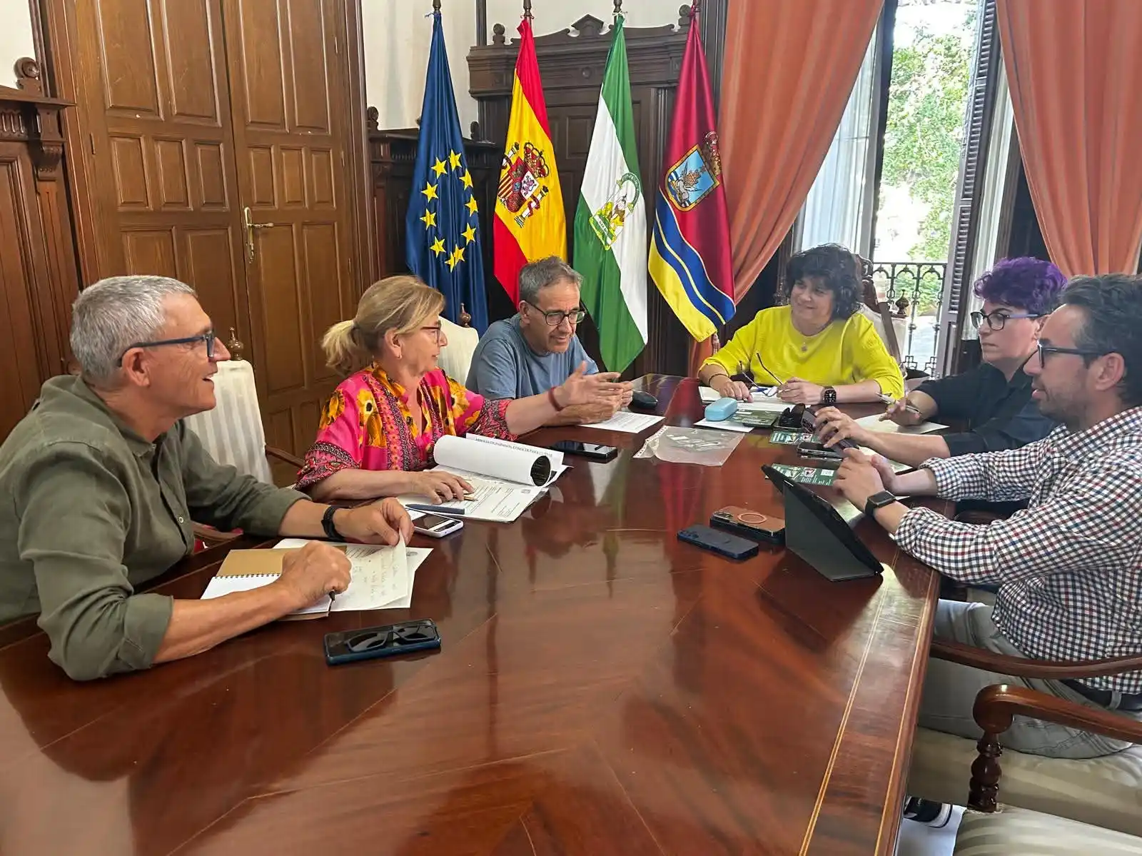 Image from Carmen Álvarez 🔻: 📌 Seguimos manteniendo los cauces de diálogo abiertos con todos los c...