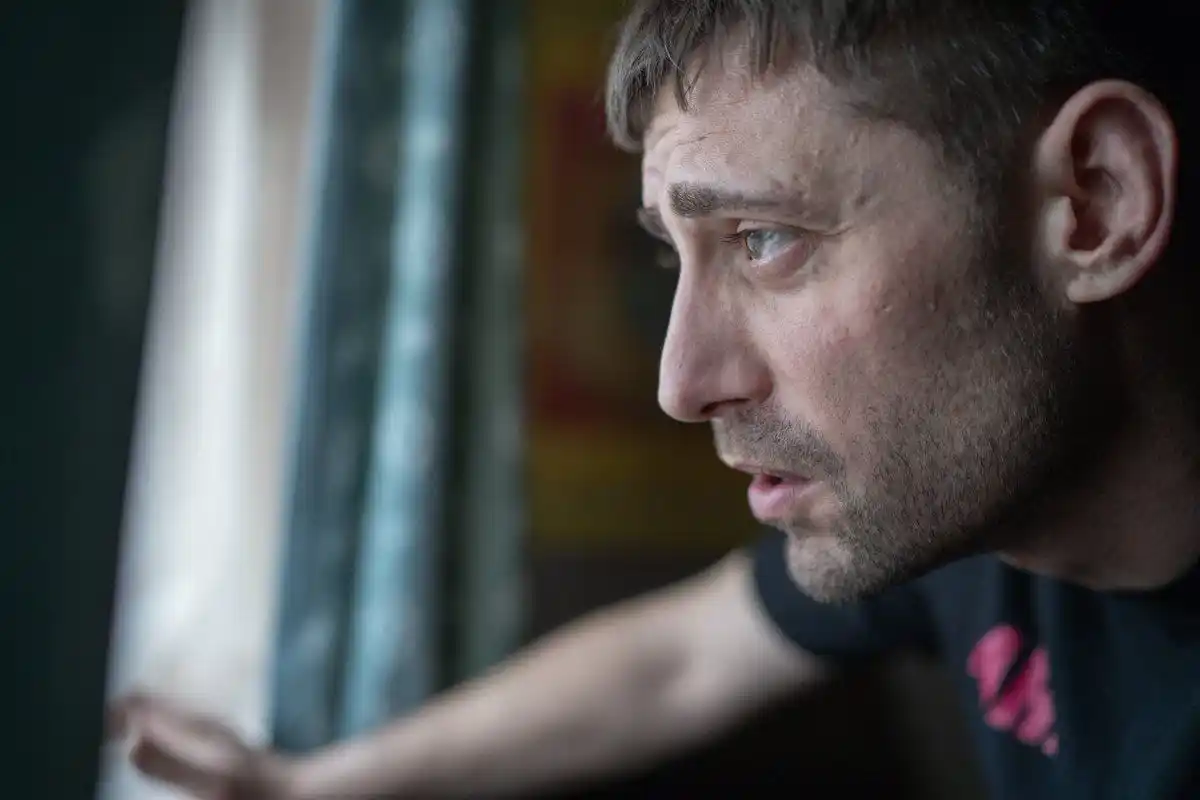 Image from Spotcine: *📸 `The Cage` | A BBC liberou as primeiras imagens da sua nova série ...