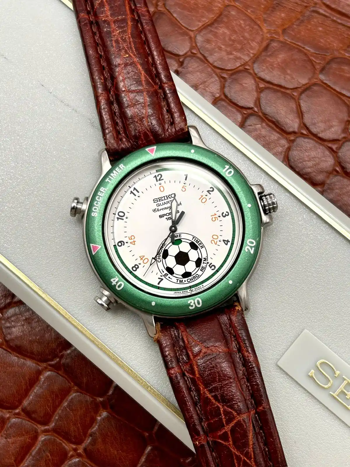 Image from Relojes Club Chile 🕰️: ¿Vieron este interesante Seiko futbolero en la web 👀⚽️? Se viene el d...