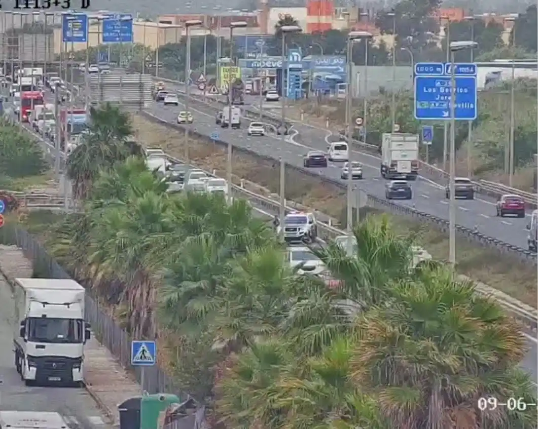Image from DGT Eurotruckstar: En Algeciras A la altura de Acerinox A-7 km1114 Sentido Málaga Carr...