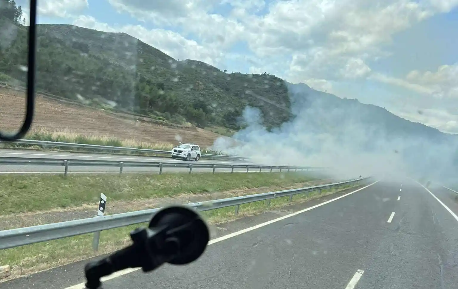 Image from DGT Eurotruckstar: Pasando Verín A-52 km165 ⚠️incendio Visibilidad reducida en ambos se...