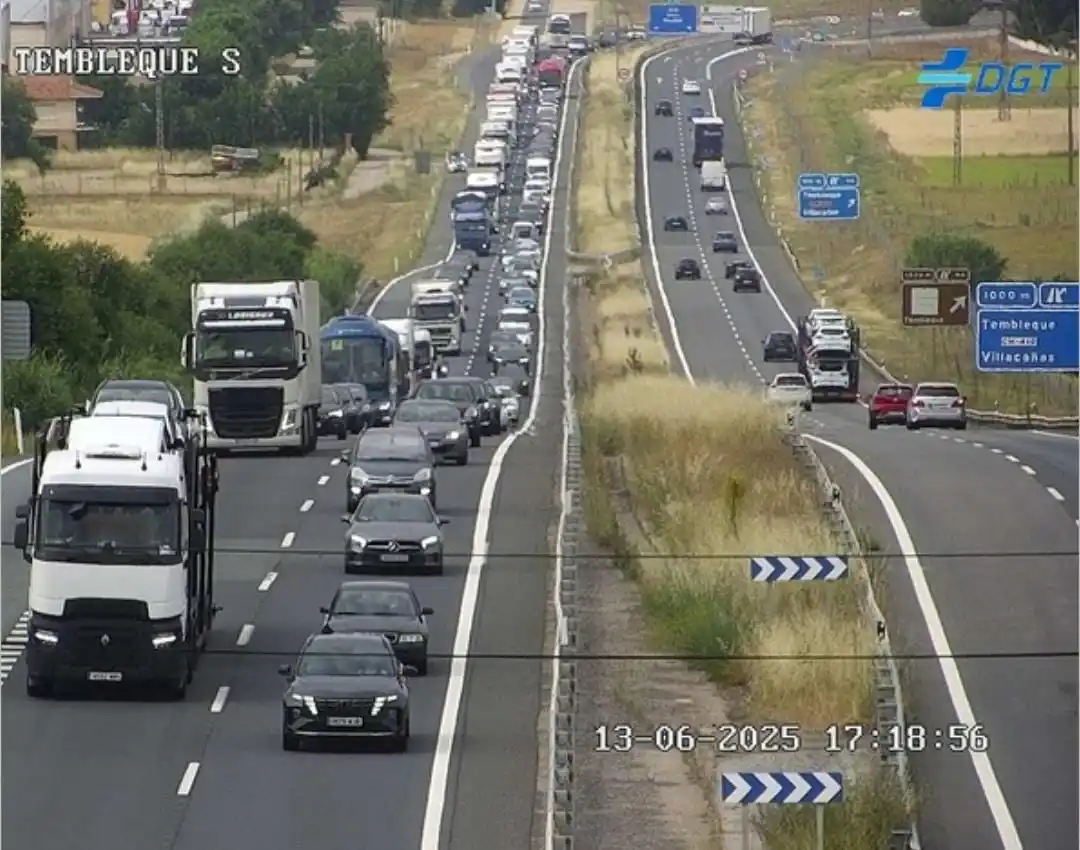 Image from DGT Eurotruckstar: Tembleque A-4 km94 Sentido Andalucía ⚠️Tráfico lento⚠️...