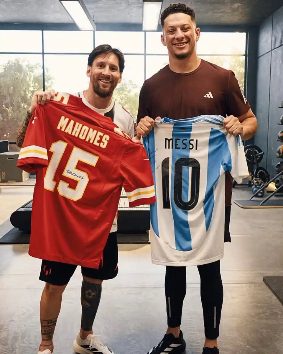 Image from TSN: This jersey swap 🔥 (via @mls)...