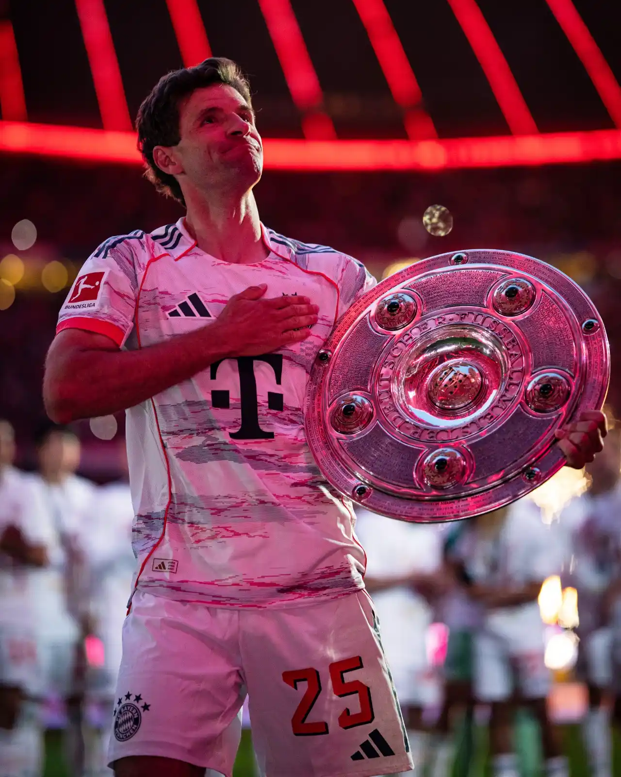 Image from FC Bayern Munich: ๐ ๐๐ ๐ท๐๐๐ ๐ต๐ฎ๐ฑ ๐๐ผ ๐ฏ๐ฒ ๐ต๐ถ๐บ! ๐ Thomas Mรผller is your FC...