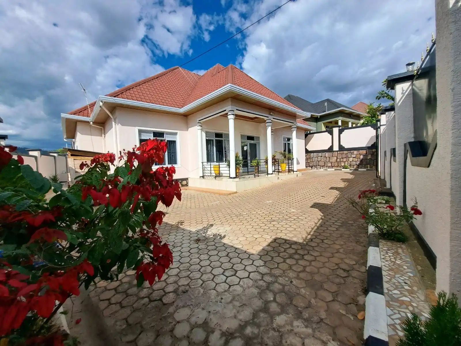 Image from House In Rwanda: 🏠Kimironko modern house for sale in Kigali on Asphalt Road🆕 💰Pric...