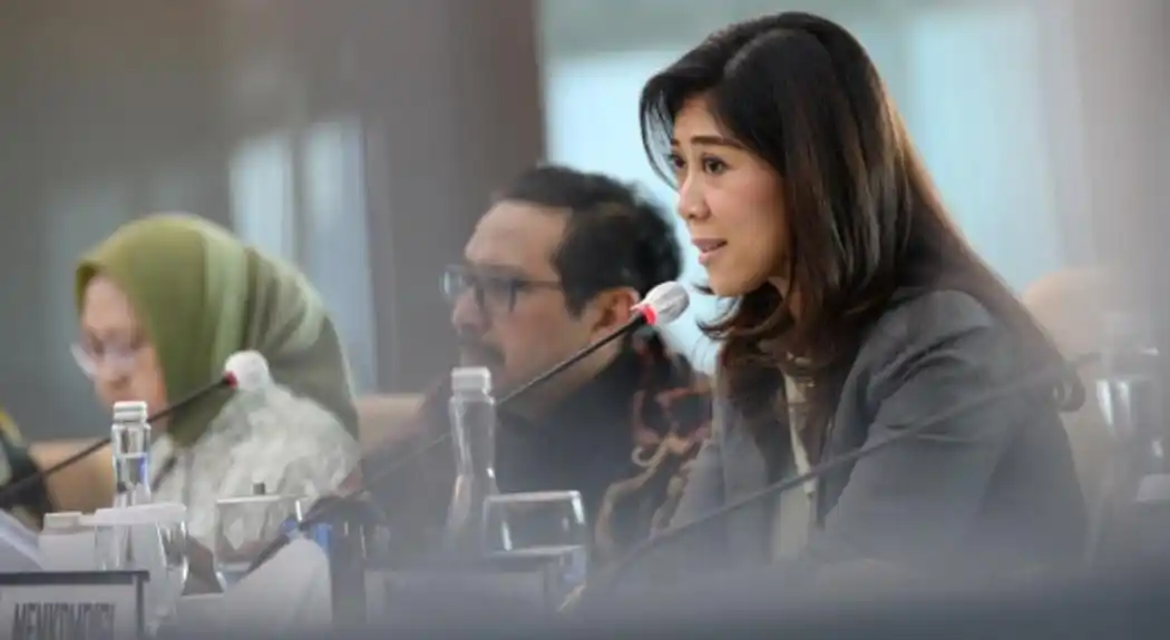 Image from FMB9: Menteri Komunikasi dan Digital Meutya Hafid di hadapan pimpinan Telkom...