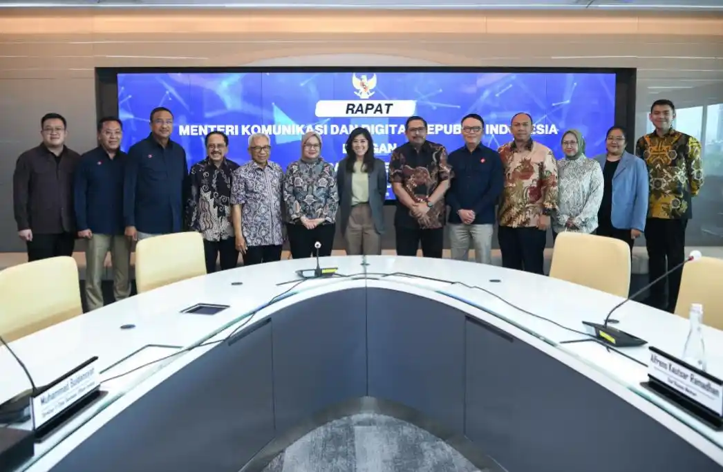 Image from FMB9: Menteri Komunikasi dan Digital Meutya Hafid di hadapan pimpinan Telkom...
