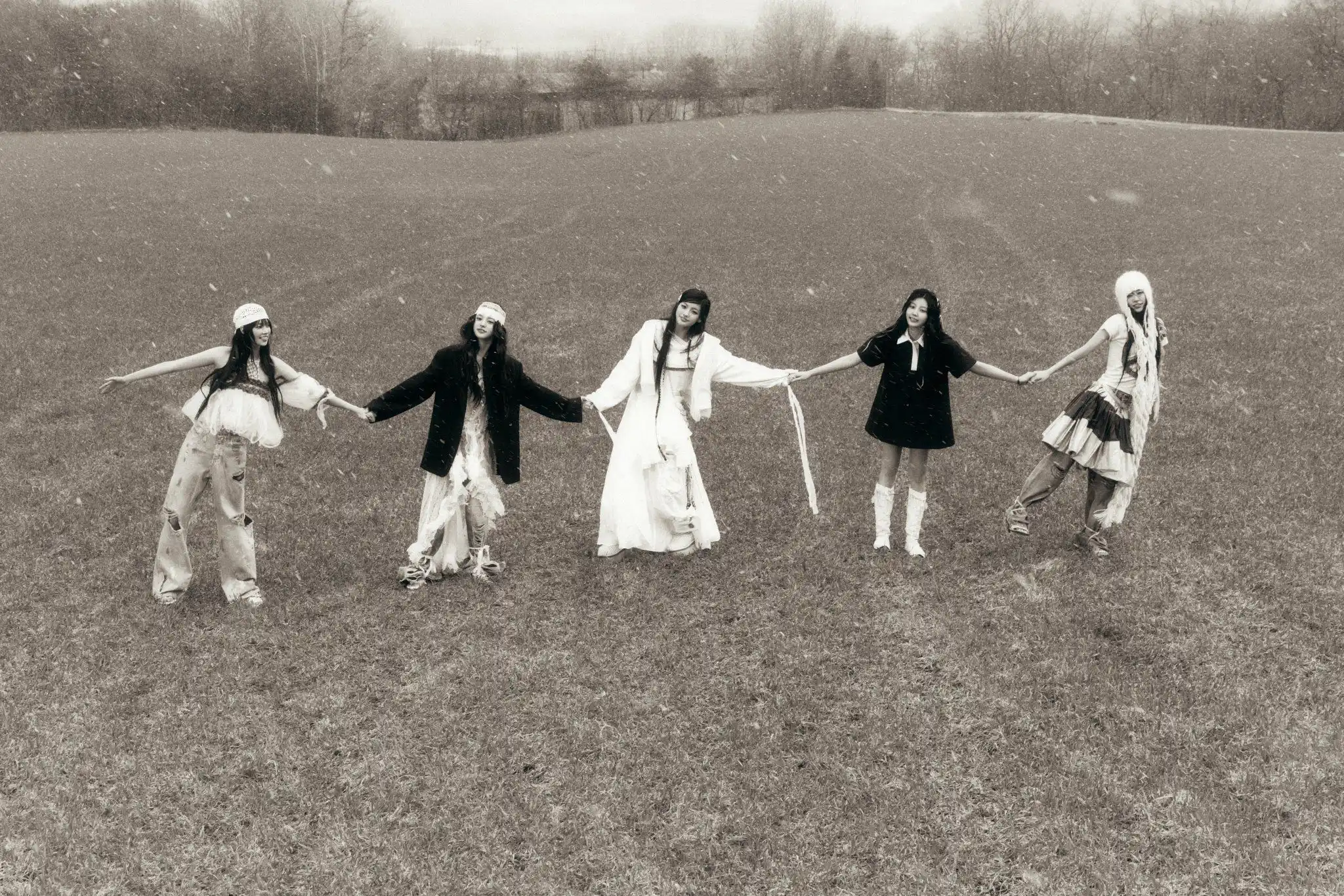 ILLIT  ིྀ GLLIT post