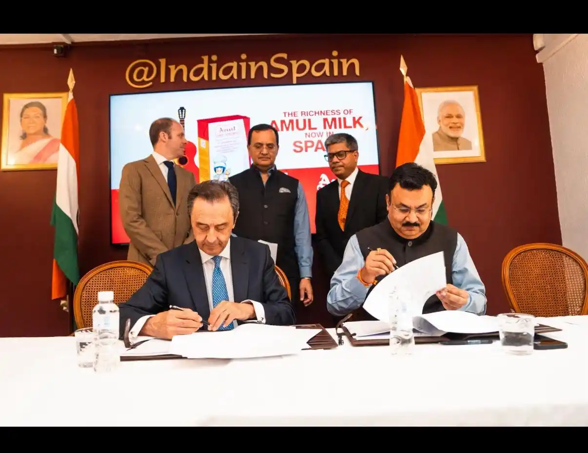 Image from Dairy & Food Jobs Information By AgriMoon: Amul proudly launched its Amul Gold Milk on 4th June 2025 at the Embas...