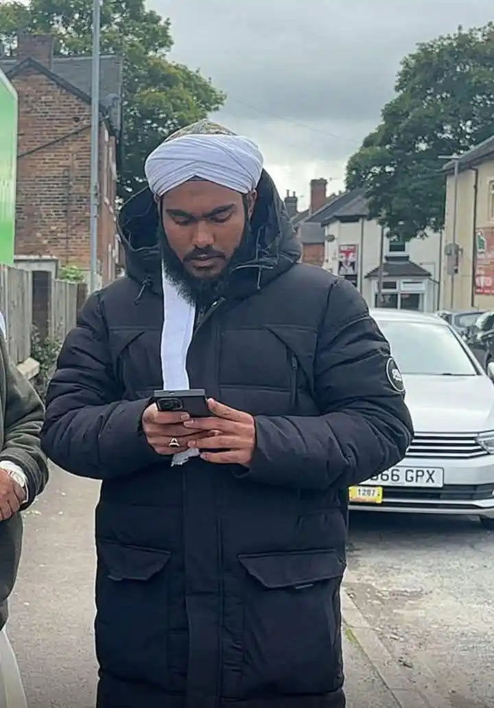 Image from ꧁✰٘عُلَمـٰـاءٕهِــنْـد✰꧂: *ائیر انڈیا حادثے کا شکار برطانوی طالب علم شہری!!!* إِنَّا لِلّهِ وَ...