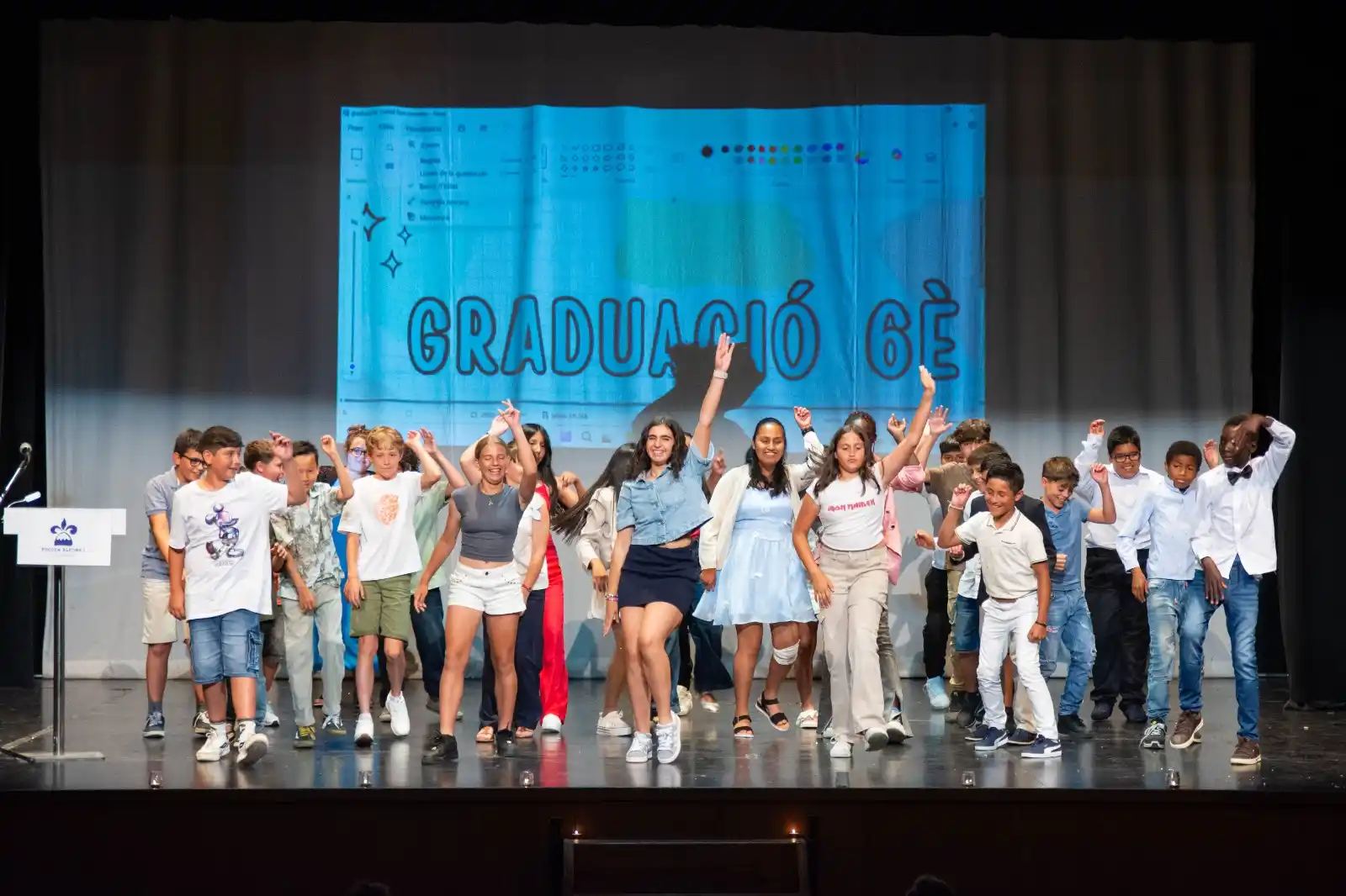 Image from Ajuntament de Puigcerdà: 🎓 El passat dimarts 10 de juny, *l'alumnat de 6è de primària de l'Esc...