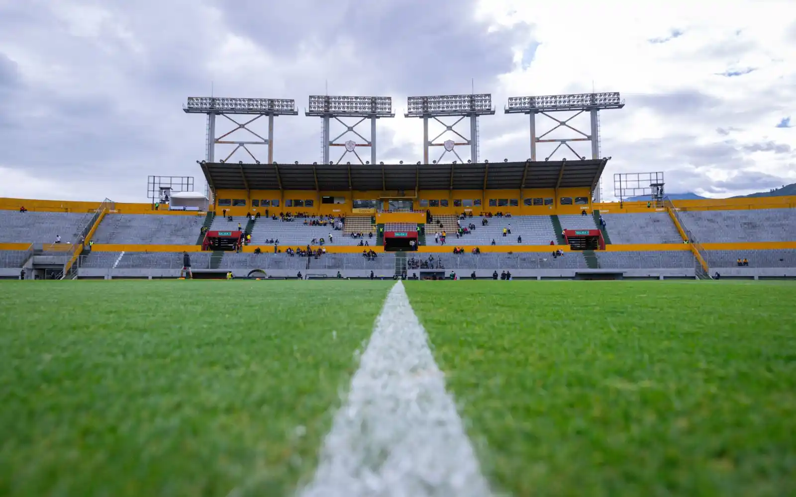 Image from Barcelona Sporting Club: 📍Estadio Gonzalo Pozo Ripalda, Chillogallo, UIO <a class="text-blue-...
