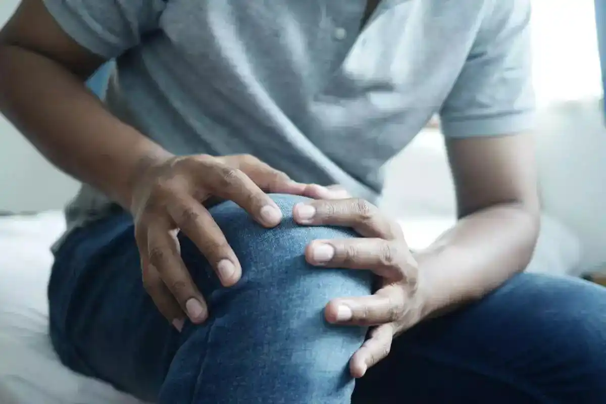 Image from A Tribuna: 🏥 *Fibromialgia: confira cinco sinais de que você pode estar com a do...