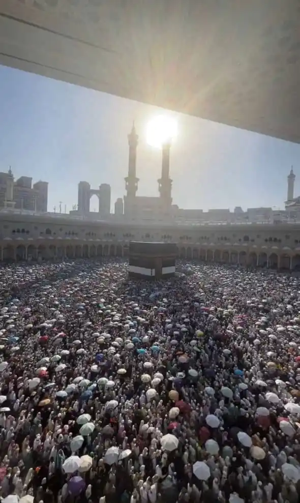 Image from Ashabahebwa Ramadhan: Hujjaj conclude their hajj journey by the farewell Tawaaf....
