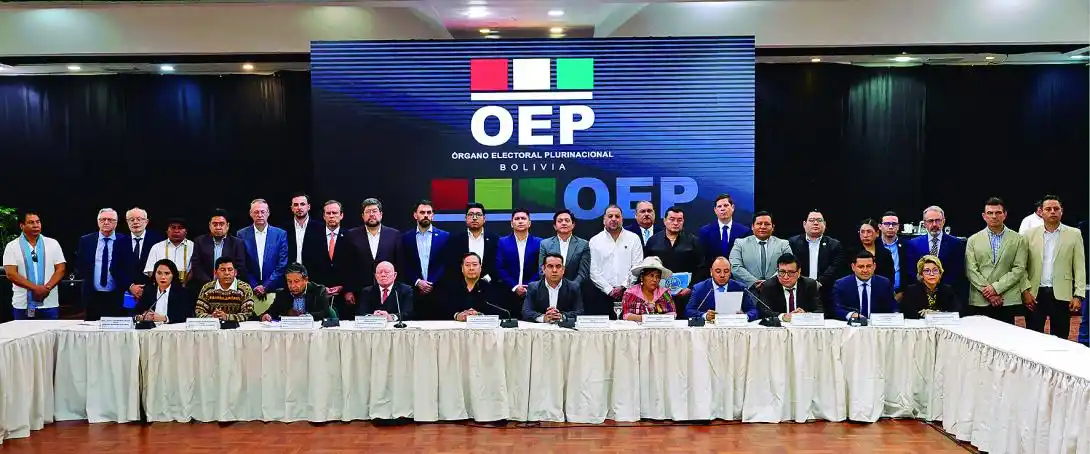 Image from EL DEBER: *Poderes del Estado y partidos cierran filas para salvar las eleccione...