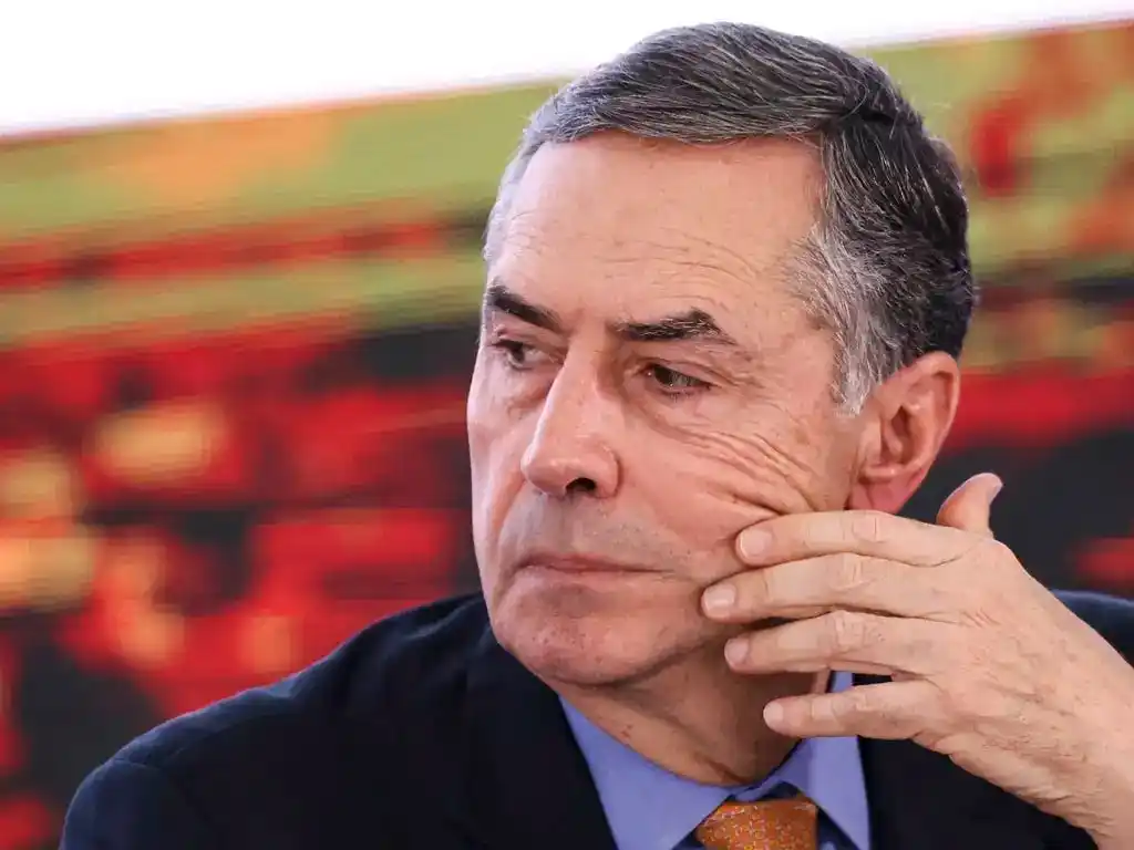 Image from Come Ananás: Barroso, 'o índio' e o verdadeiro triplex do Guarujá https://www.comea...