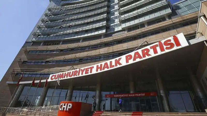 Image from Veryansın Tv: CHP’den protestolarda tutuklanan gençlere ve ailelerine ziyaret CHP ...