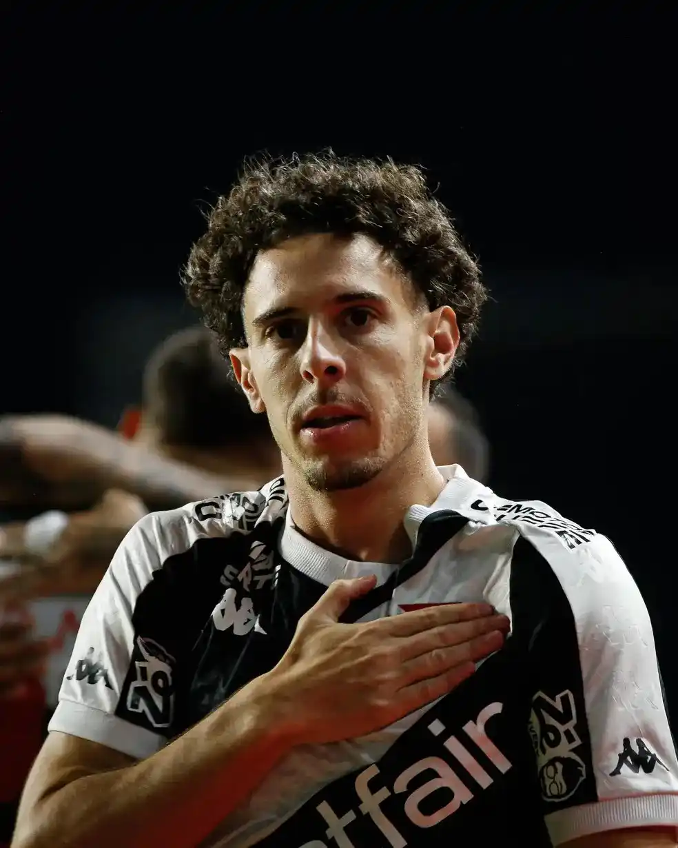 Image from Bolavip | Sou Vasco: GOL DO VASCO! Nuno Moreira amplia para o Gigante da Colina....