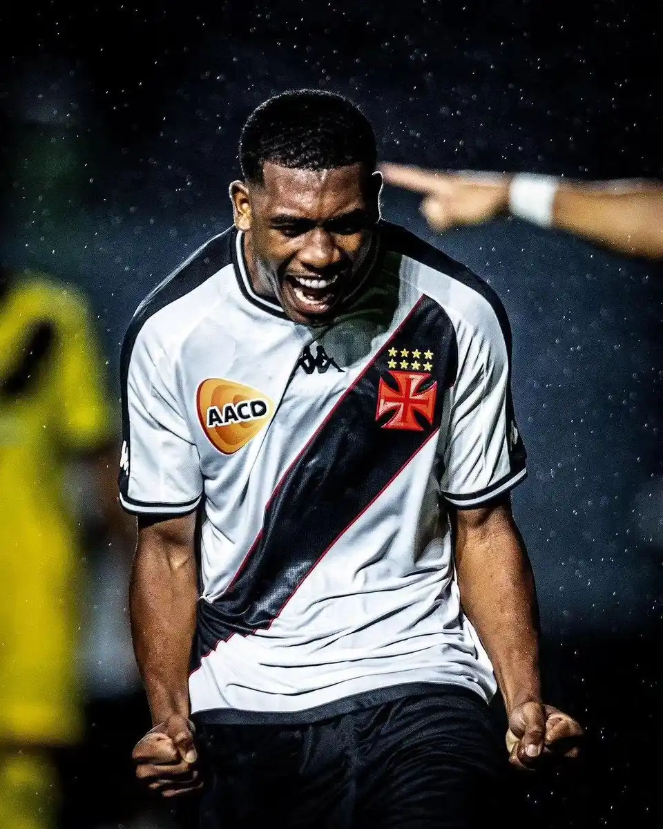 Image from Bolavip | Sou Vasco: GOL DO VASCO! Rayan abre o placar para o Gigante da Colina....