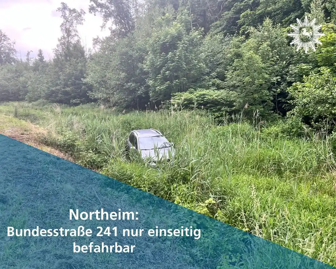 Image from Polizei Northeim: 🚔Unfall auf der Bundesstraße 241  Zwischen zwei Autos kam es während ...