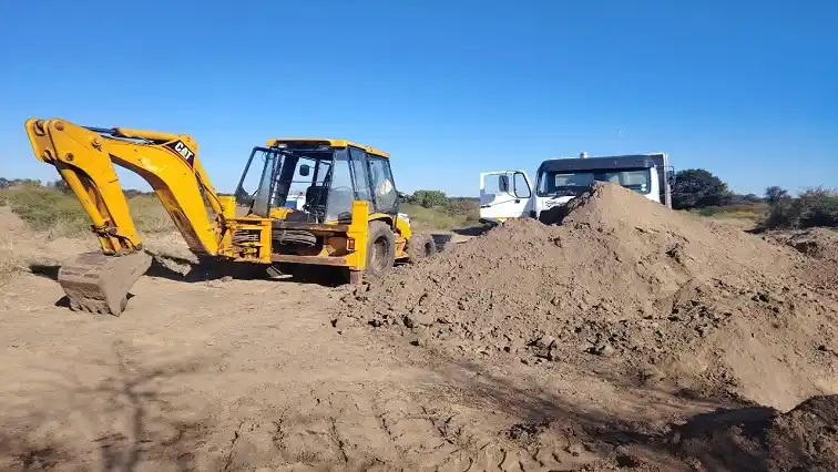 Image from SABC News: A group of truck owners, drivers and brick manufacturers from the Vhem...